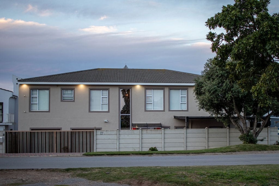 7 Bedroom Property for Sale in Aston Bay Eastern Cape